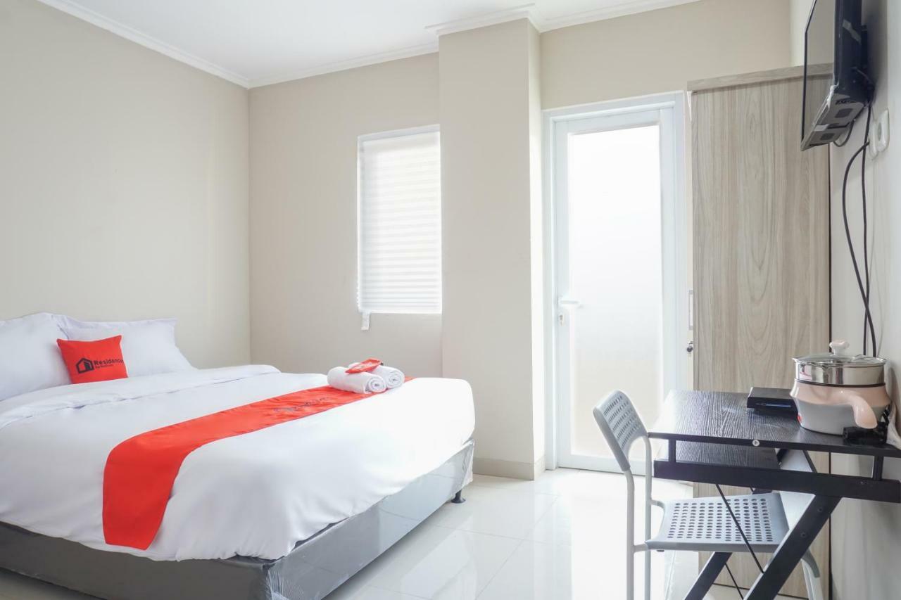 Residences By Reddoorz Near Mt Haryono - Minimum Stay 7 Days Джакарта Экстерьер фото