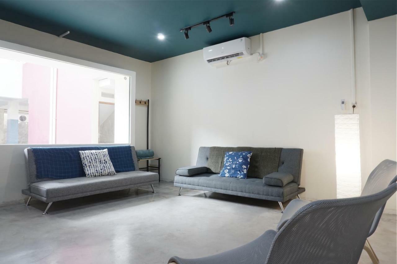 Residences By Reddoorz Near Mt Haryono - Minimum Stay 7 Days Джакарта Экстерьер фото