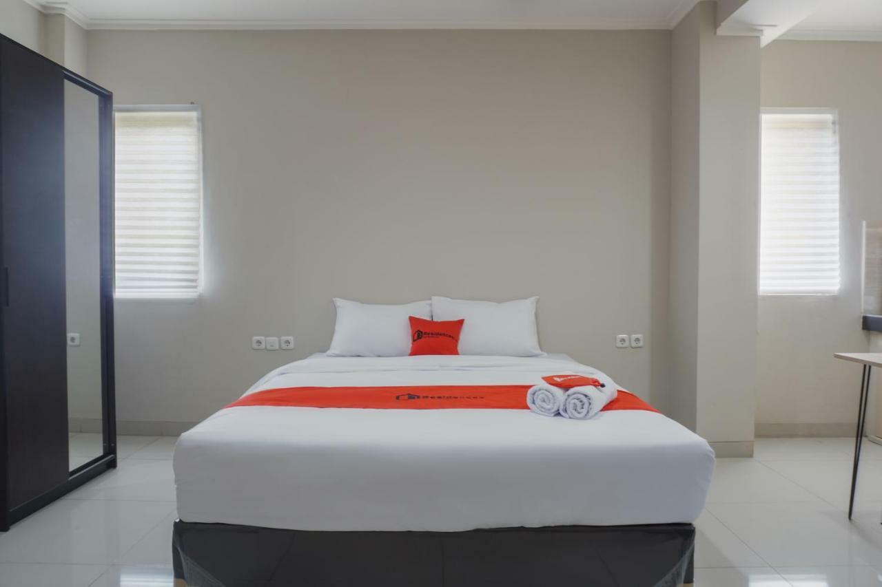 Residences By Reddoorz Near Mt Haryono - Minimum Stay 7 Days Джакарта Экстерьер фото