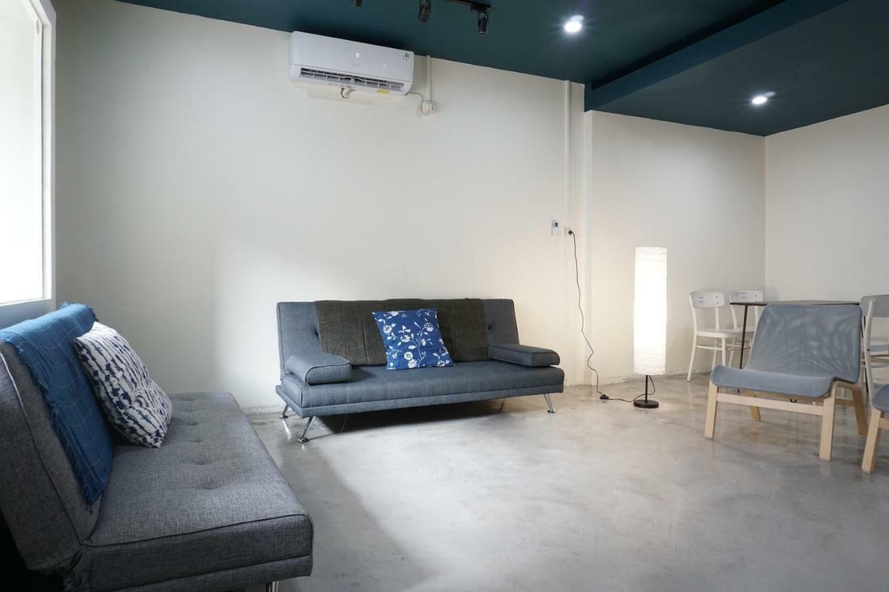 Residences By Reddoorz Near Mt Haryono - Minimum Stay 7 Days Джакарта Экстерьер фото